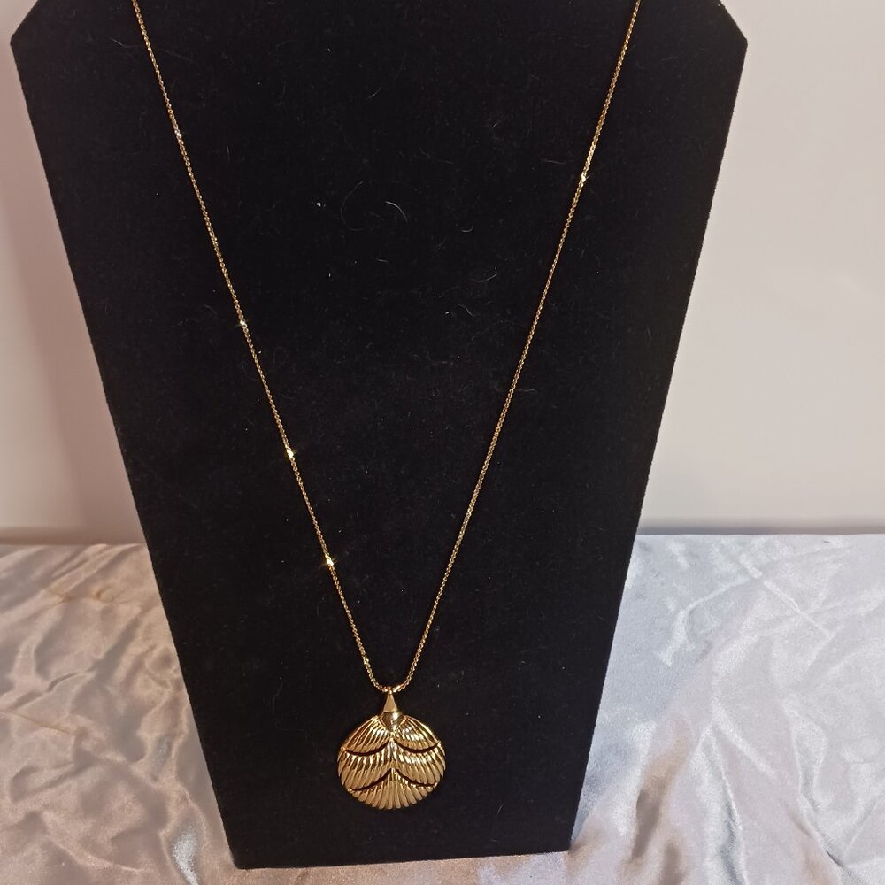 Gold Tone Christmas Bulb Necklace